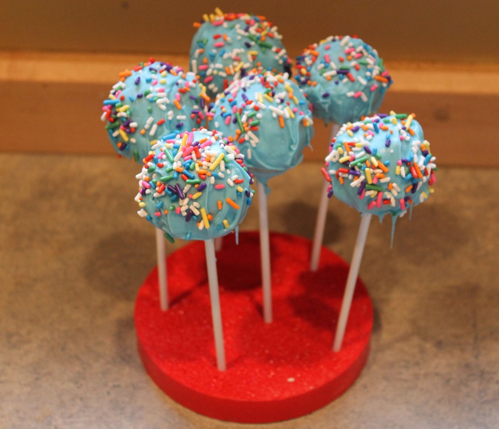 Movie cake pops 1024x880 - Movie on the Lawn