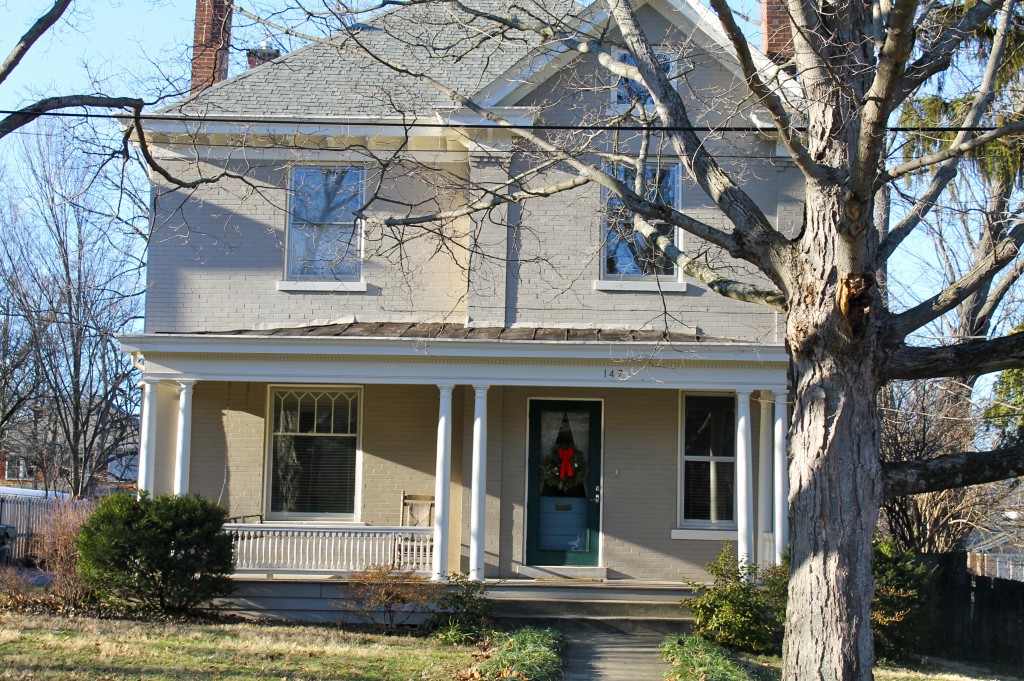 IMG 1648 1024x681 - Strolling in the Neighborhood