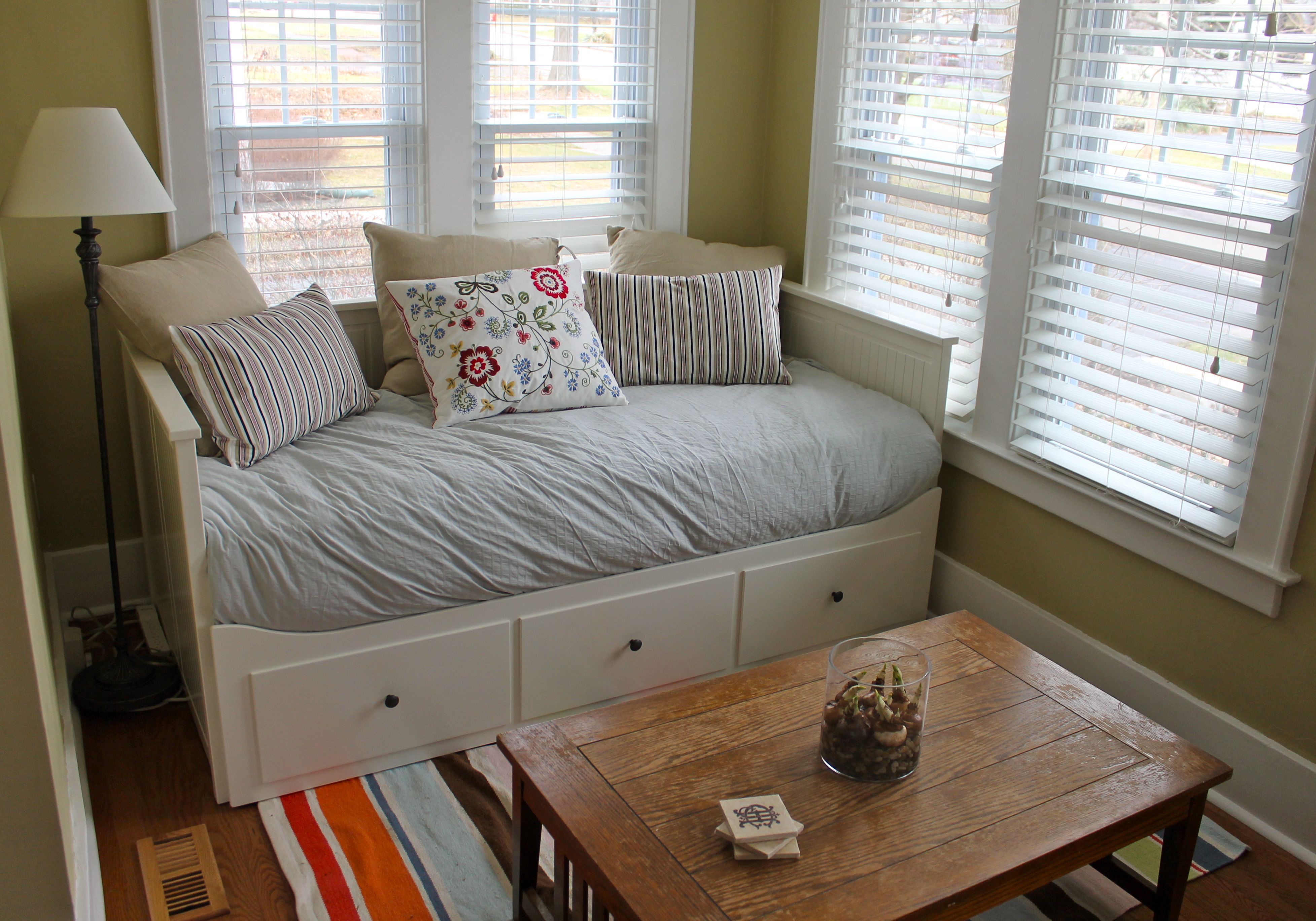 Daybed after - Hook and Nook Plus a Giveaway