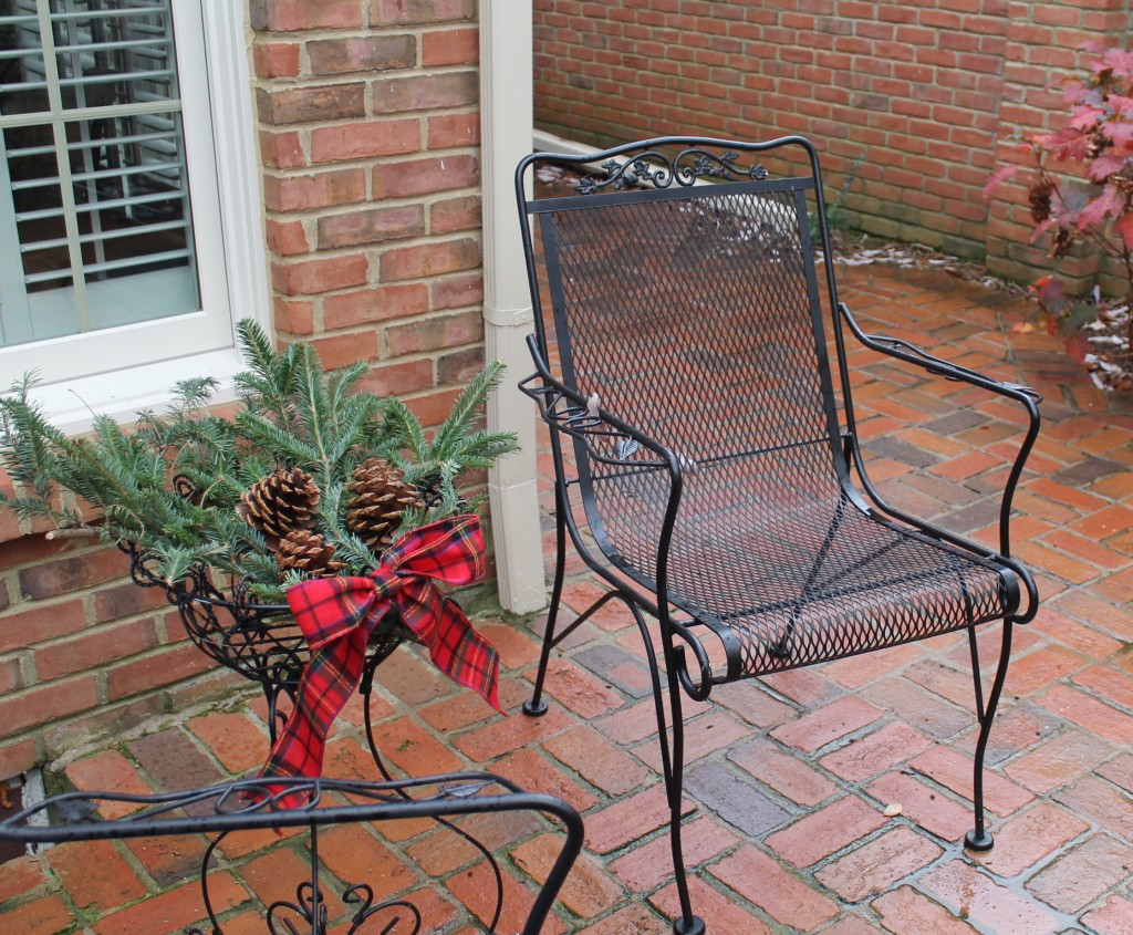 IMG 3925 1024x845 - Christmas in the Courtyard
