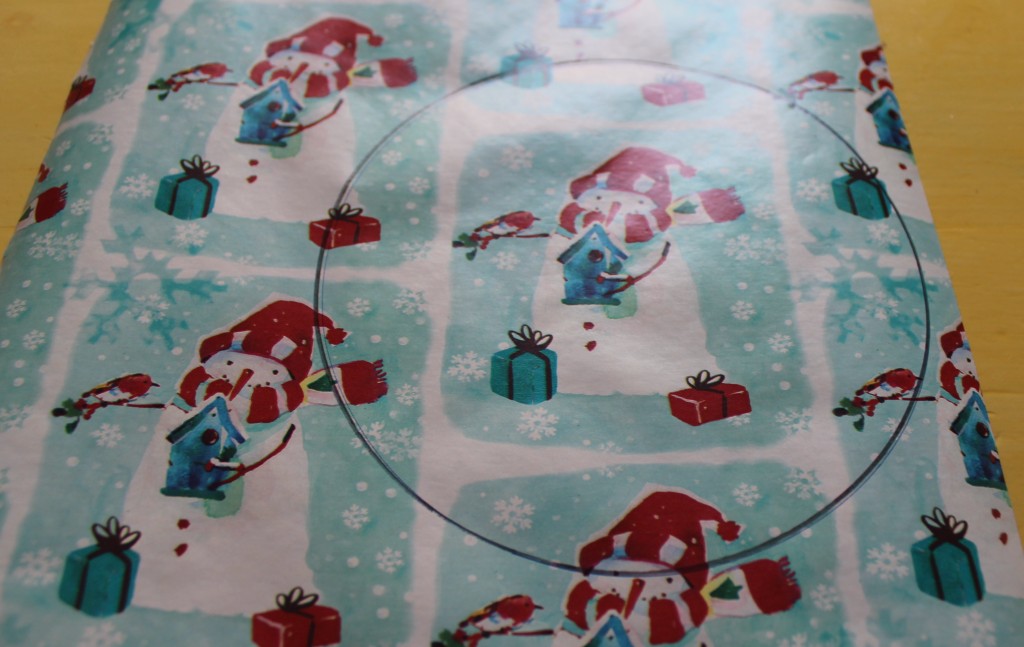 Paper trace 1024x647 - DIY Christmas Chargers