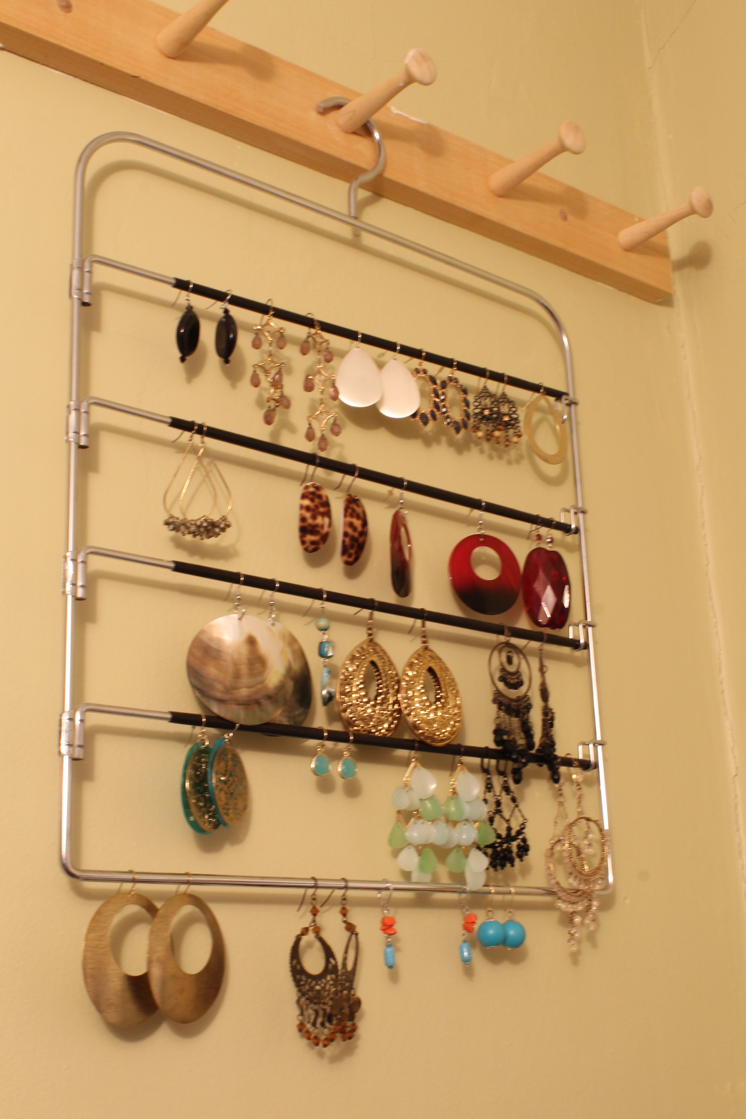 Ear after - An Easy Way to Store Your Earrings