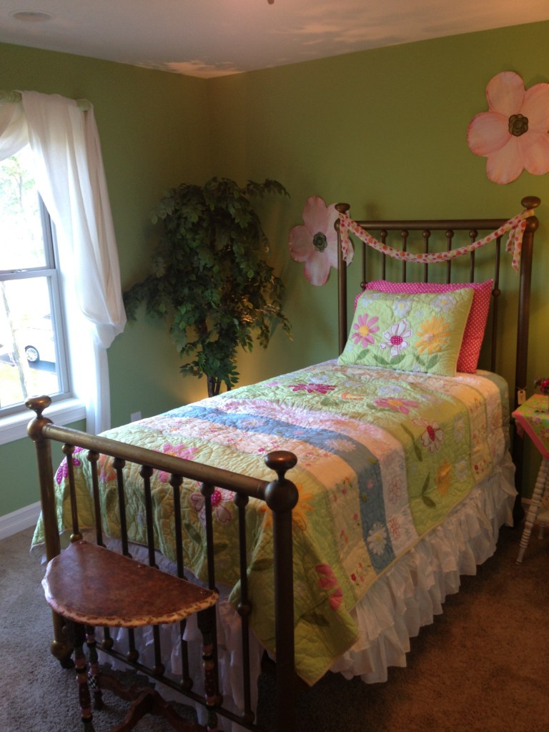 Kids girls room e1378732694975 768x1024 - Parade of Homes