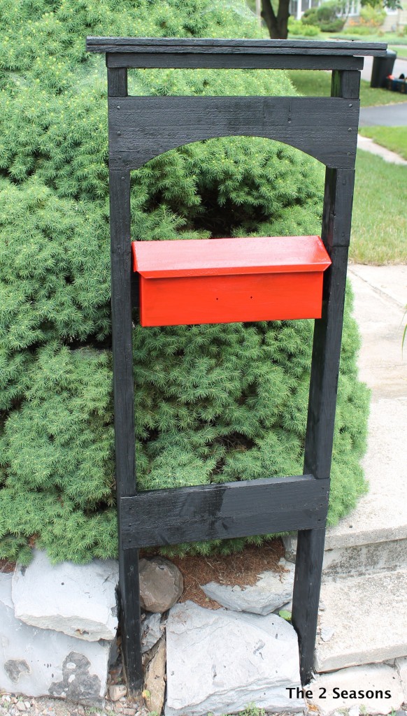IMG 7699 582x1024 - New Look for a Mailbox