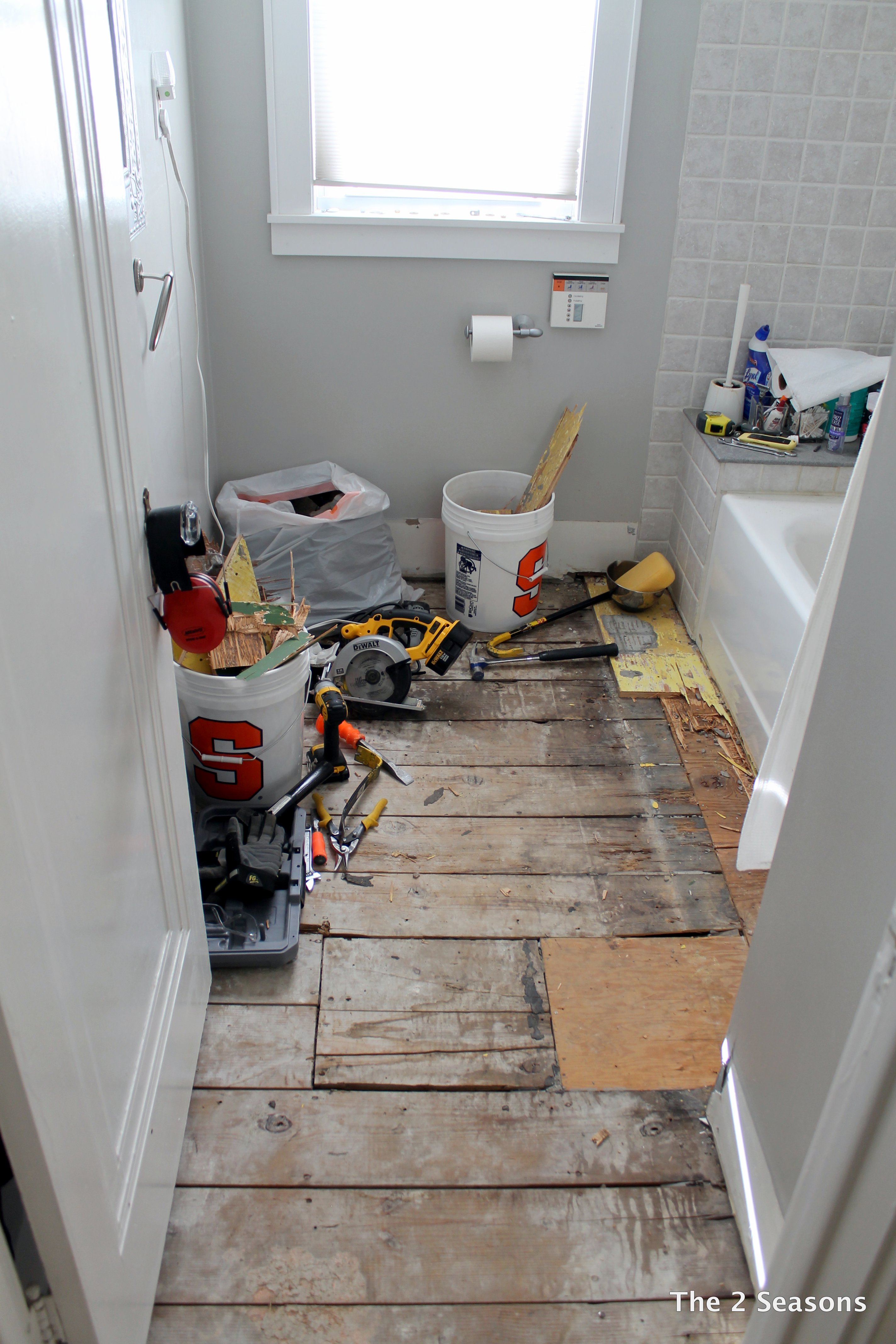 IMG 8418 - The Bathroom Floor Continues
