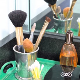 How to Clean Make-up brushes - The 2 Seasons