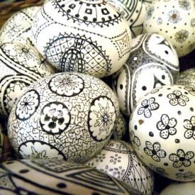 Learn how to create these unusual Easter eggs at The 2 Seasons