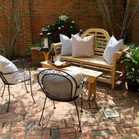 Ralph Lauren look in the courtyard - The 2 Seasons