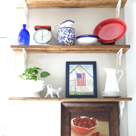 July 4 on rustic kitchen shelves - The 2 Seasons