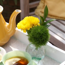 Tea time in the courtyard - The 2 Seasons