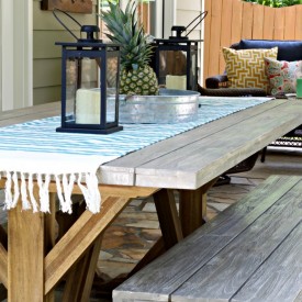 Back porch - The 2 Seasons