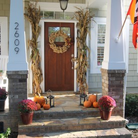 Fall on the porch - The 2 Seasons